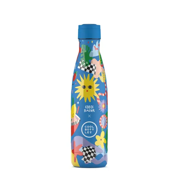 Dětská láhev na pití s barevným designem zobrazujícím slunce s obličejem, květiny, listy a další hravé abstraktní vzory, s nápisy Eddie Baer a Cool Bottles.