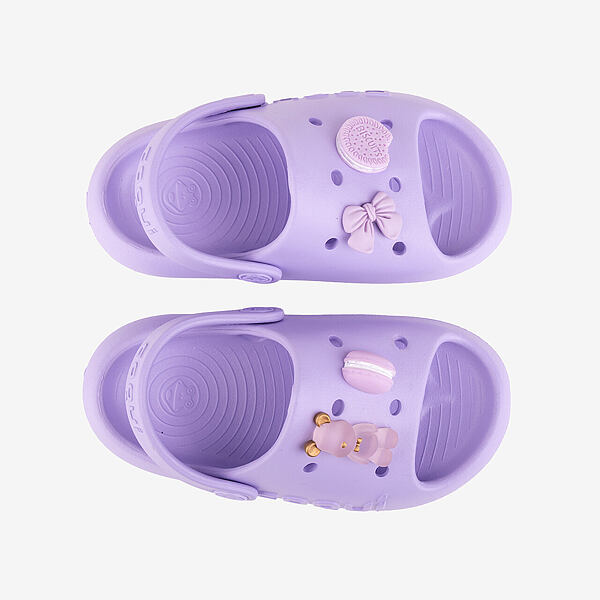 Dětské sandály v modrých odstínech Coqui, design s žabičkami.