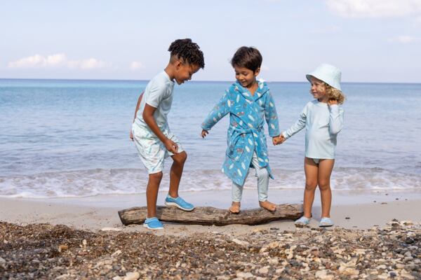 Dětský fleecový župan Playshoes Surfbus 4 Dětské UV tričko Playshoes Surfbus - krátký rukáv Chlapecké UV kraťasy Playshoes Surfbus Dětské UV tričko Playshoes Surfbus - dlouhý rukáv Dětský UV klobouk Playshoes Surfbus oboustranný Dětské UV legíny Playshoes mint green