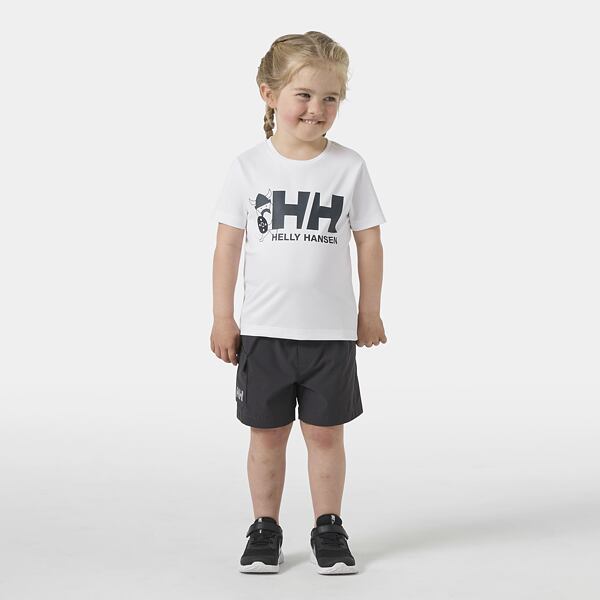 Dívka v bílém UV dětském tričku Helly hansen zepředu.