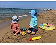 Dětské UV tričko AquaKiddo dlouhý rukáv protection shirt Cars 7 Dětská UV čepice SplashAbout pirát s kšiltem Krokodýli Dětské UV tričko Playshoes Dinosauři ocher - dlouhý rukáv Dětský UV klobouk Playshoes Dinosauři oboustranný