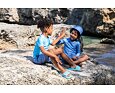 Dětské UV tričko Playshoes Shark turquoise - krátký rukáv 3 Dětský UV klobouk Playshoes Shark oboustranný - turquoise